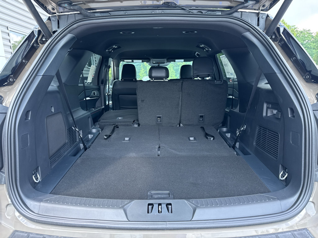 New 2026 Ford Explorer ST-Line w/ ST-Line Street Pack AWD/4WD image 7