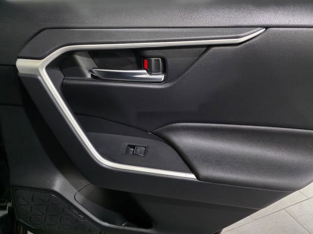 Used 2023 Toyota RAV4 XLE Premium image 12