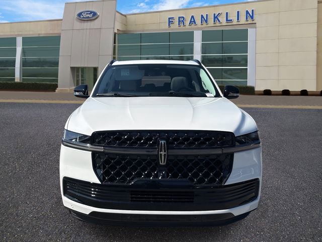 New 2026 Lincoln Navigator L Reserve w/ Jet Appearance Package AWD/4WD image 2