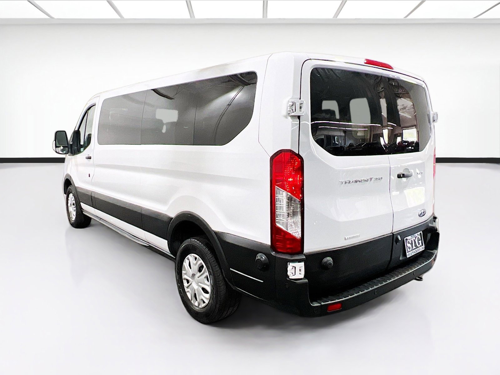 Used 2024 Ford Transit 350 XLT RWD image 6