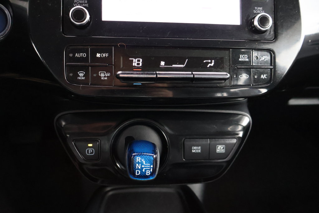 Certified 2020 Toyota Prius LE AWD/4WD image 34