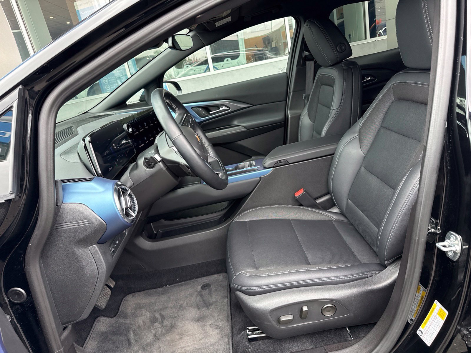 Used 2024 Chevrolet Equinox EV LT AWD/4WD image 20