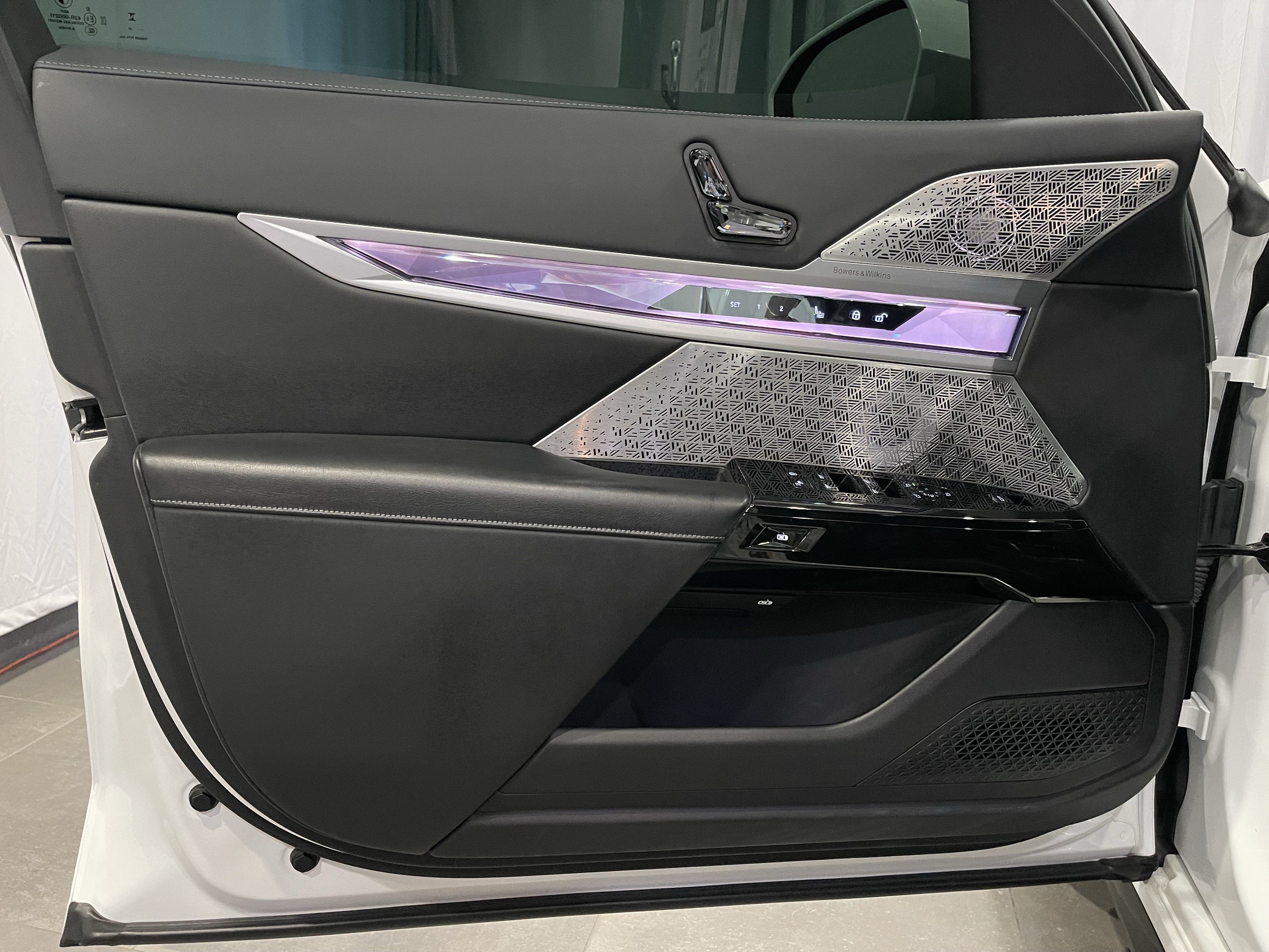 Certified 2023 BMW i7 xDrive60 AWD/4WD image 12
