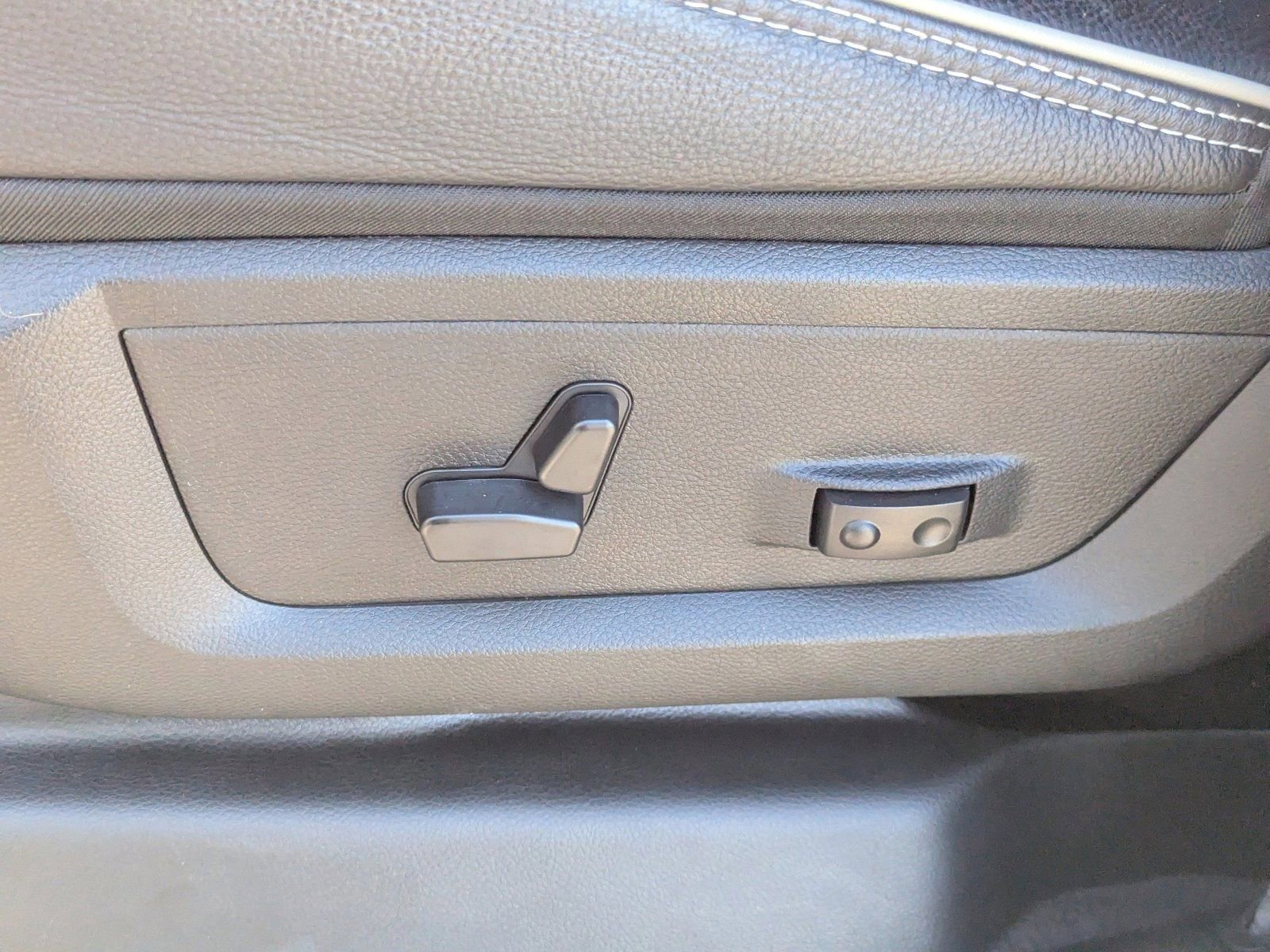 Used 2024 RAM 2500 Limited image 24