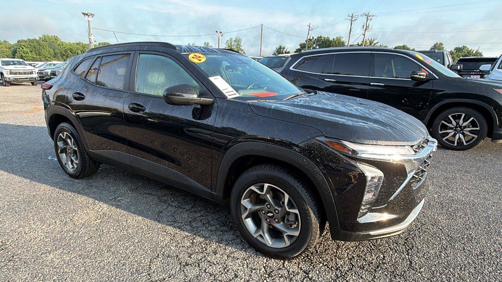 Used 2024 Chevrolet Trax LT w/ Driver Confidence Package FWD image 5