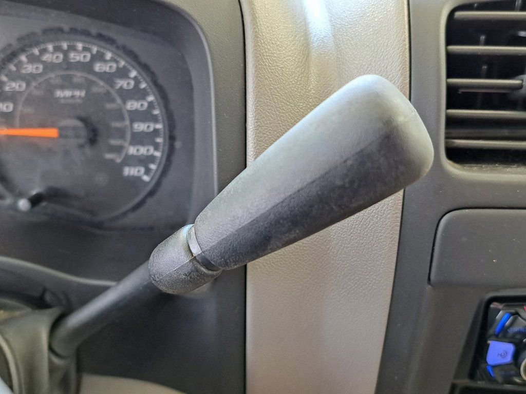 Used 2005 Chevrolet Colorado 2WD Regular Cab w/ Value Leader Package image 13