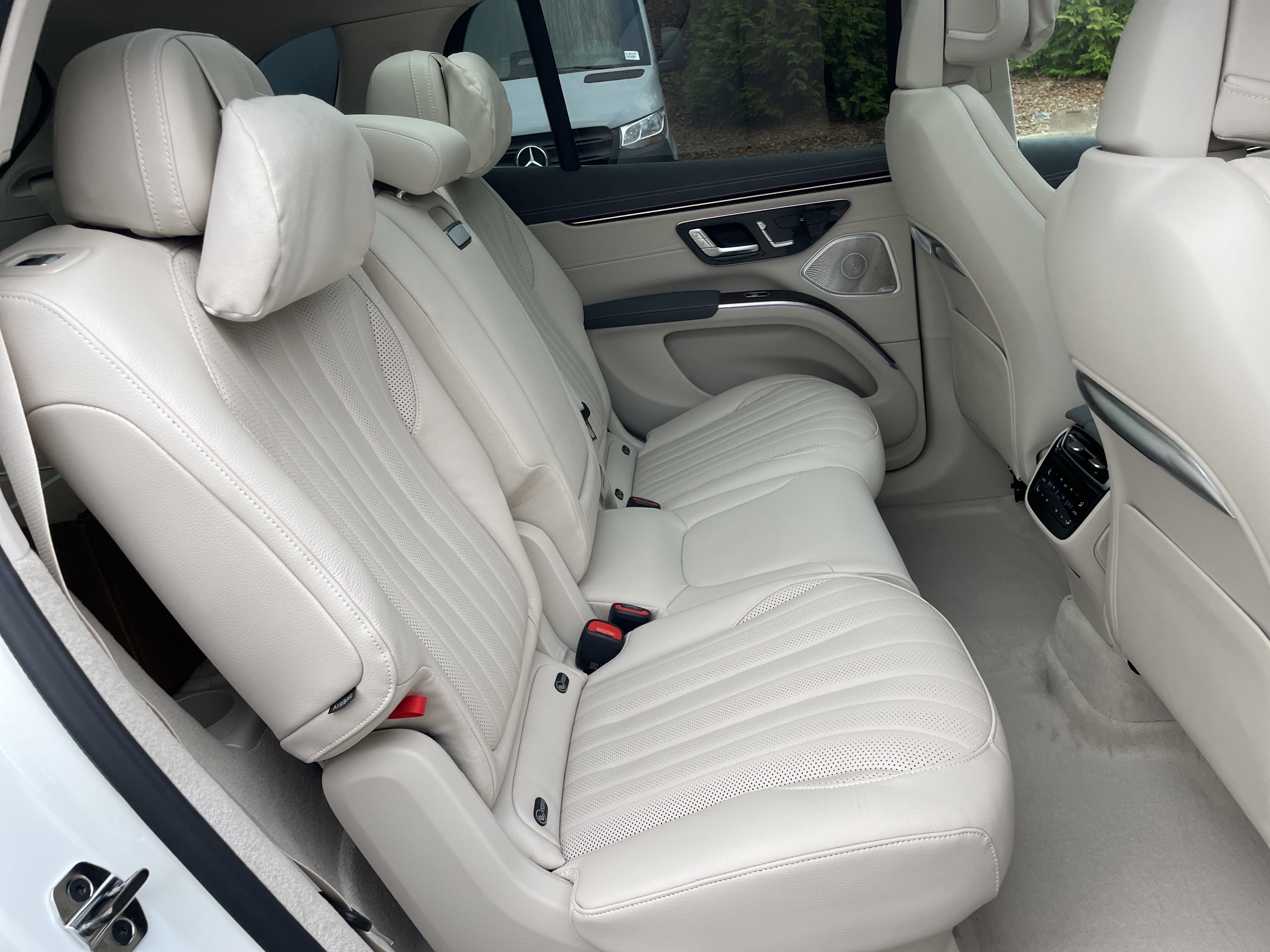 New 2026 Mercedes-Benz EQS 400 4MATIC SUV image 44