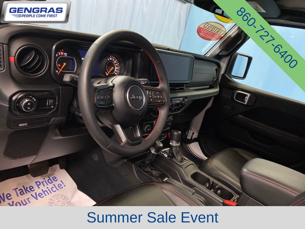 Used 2024 Jeep Gladiator Rubicon AWD/4WD image 12