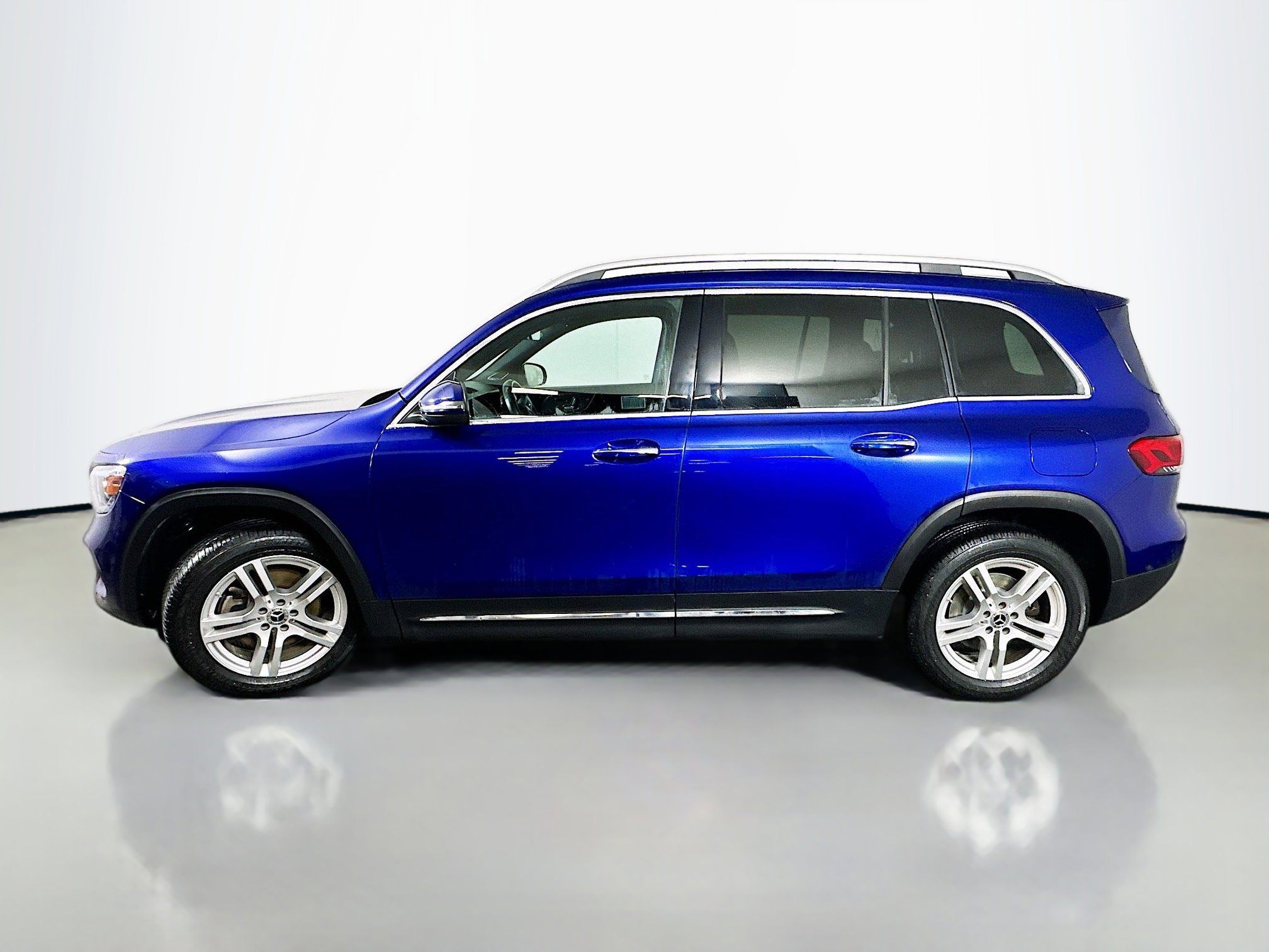 Certified 2021 Mercedes-Benz GLB 250 4MATIC image 4