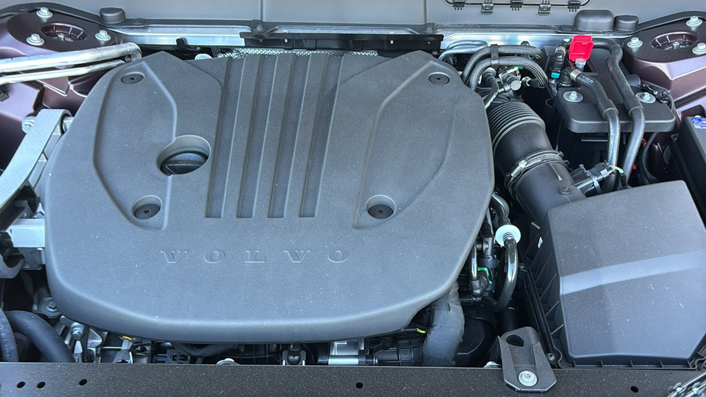 New 2027 Volvo XC60 B5 Plus AWD/4WD image 30