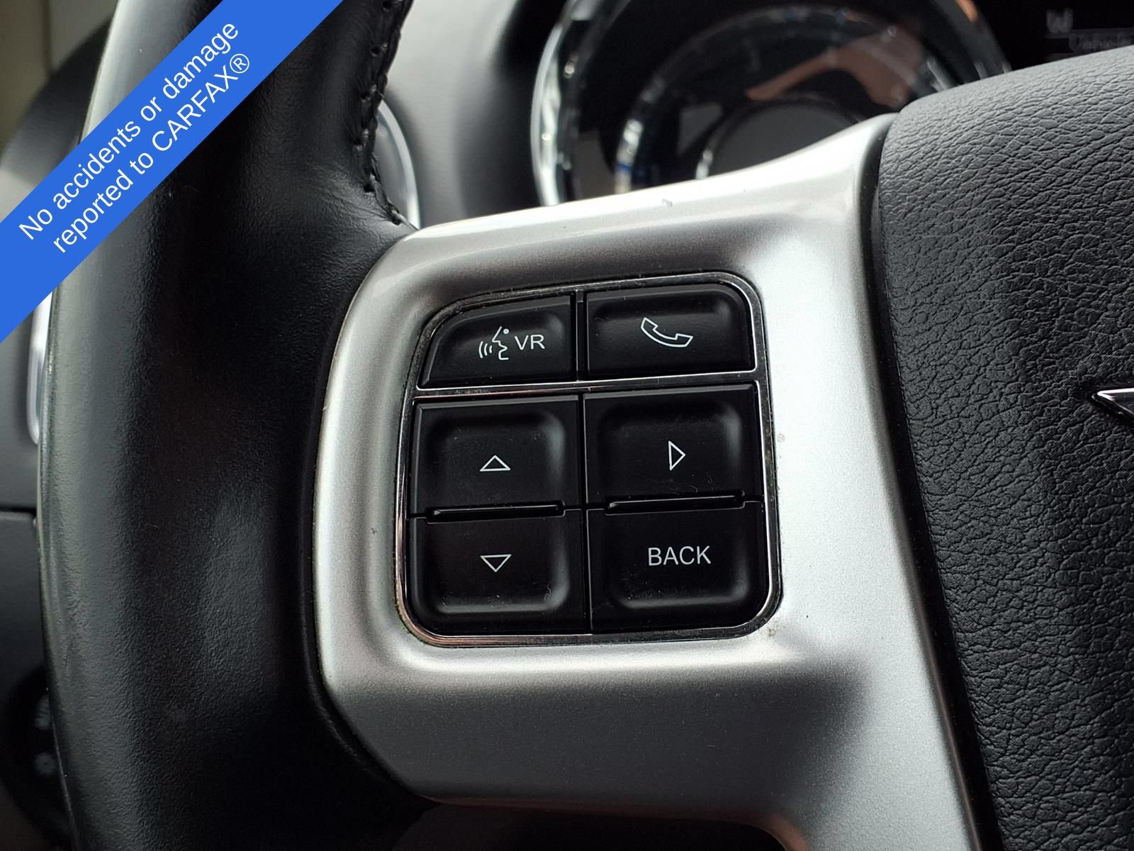 Used 2015 Chrysler Town & Country Touring-L FWD image 26