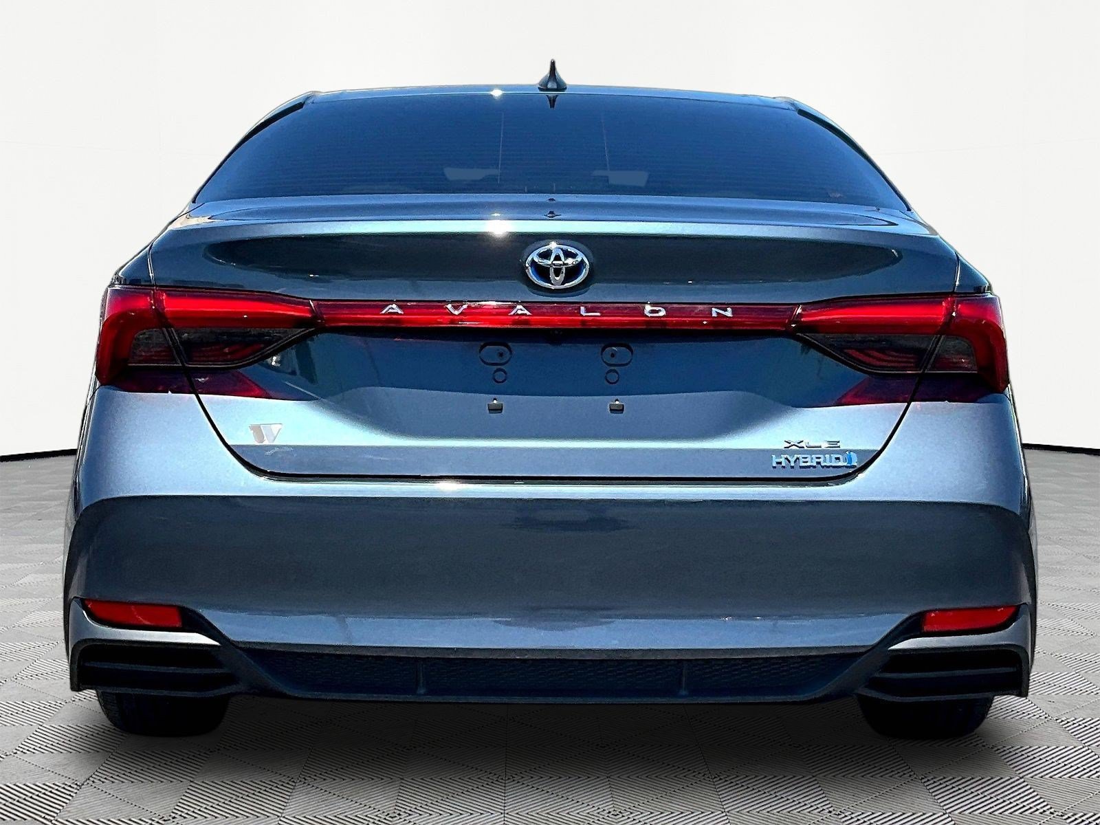 Used 2021 Toyota Avalon XLE w/ Moonroof Package FWD image 5