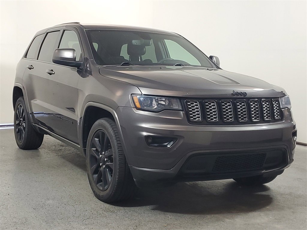 Used 2019 Jeep Grand Cherokee Altitude image 1