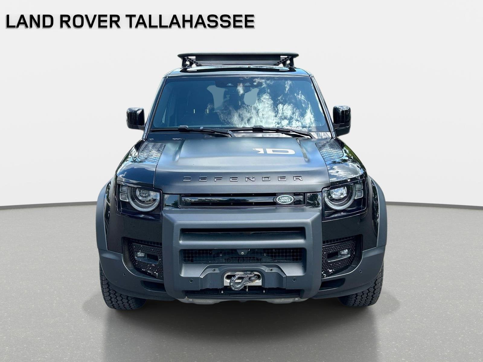 Used 2023 Land Rover Defender 130 SE AWD/4WD image 2
