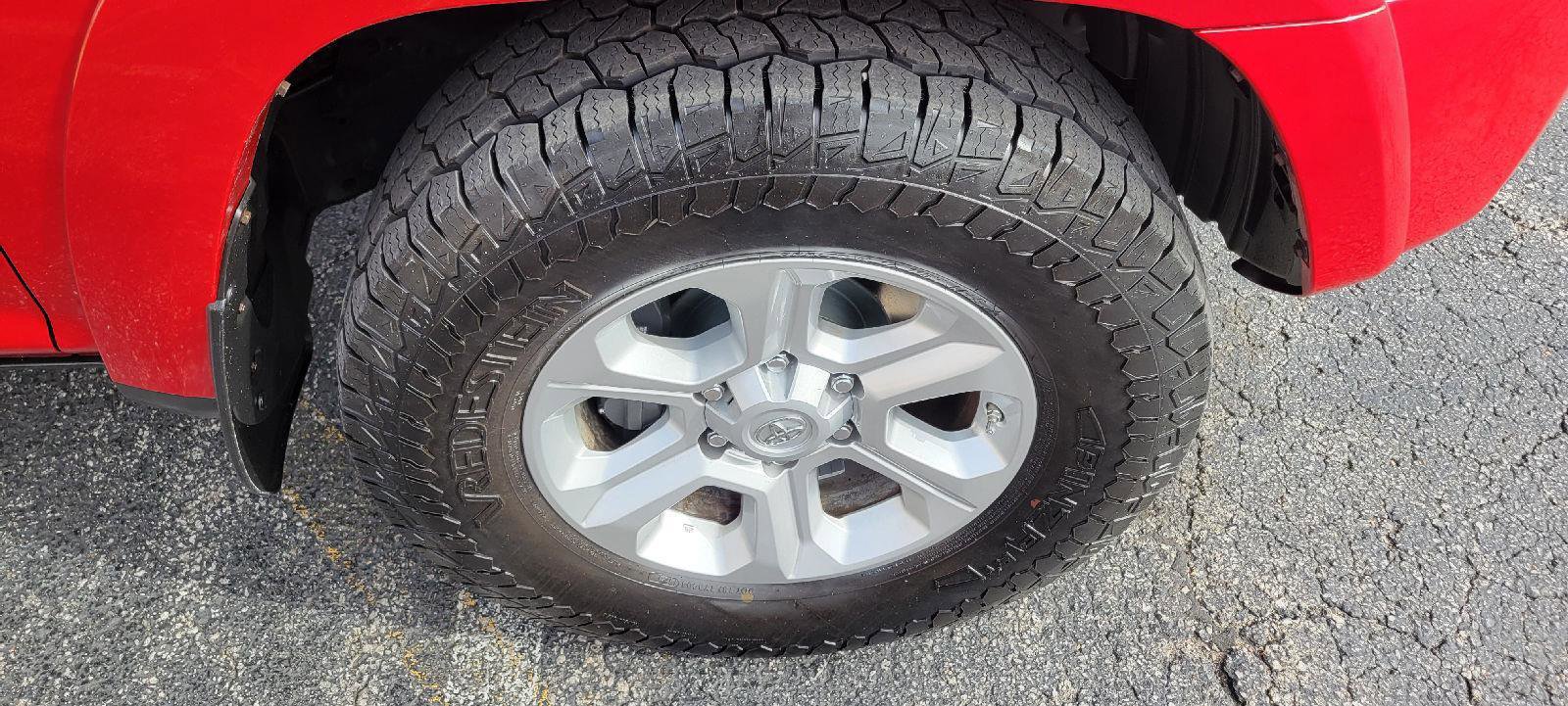 Used 2018 Toyota 4Runner SR5 Premium image 10