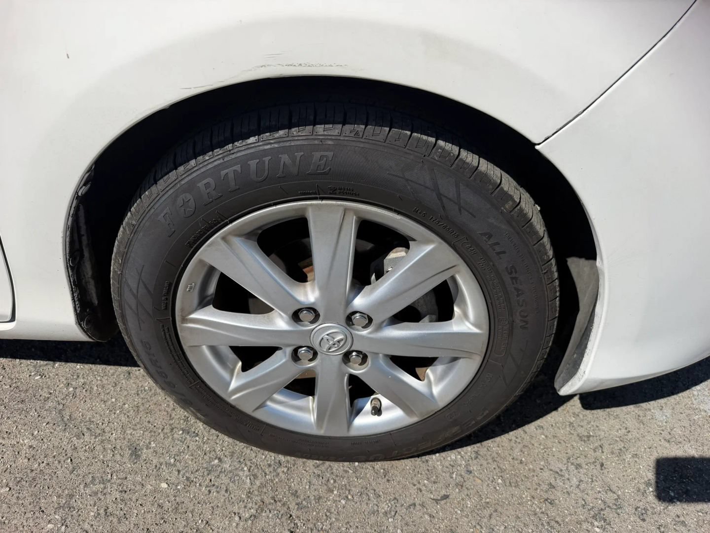 Used 2015 Toyota Yaris LE FWD image 30