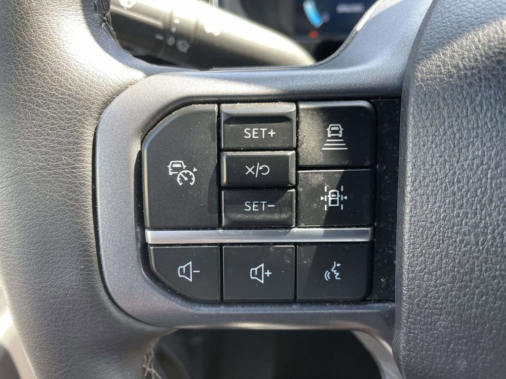Used 2025 Ford F350 Lariat w/ Lariat Ultimate Package AWD/4WD image 27