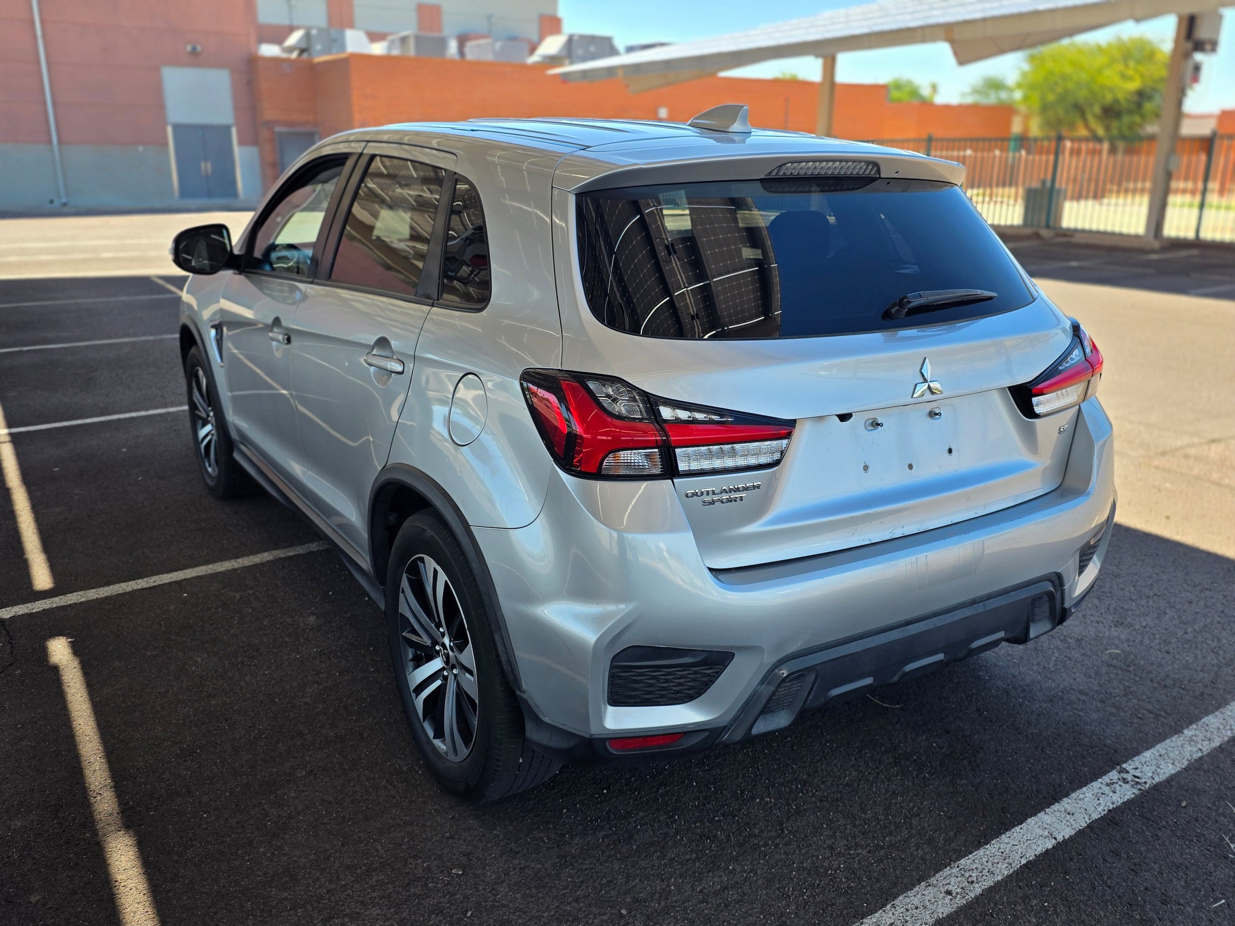 Used 2020 Mitsubishi Outlander Sport SE AWD/4WD image 3