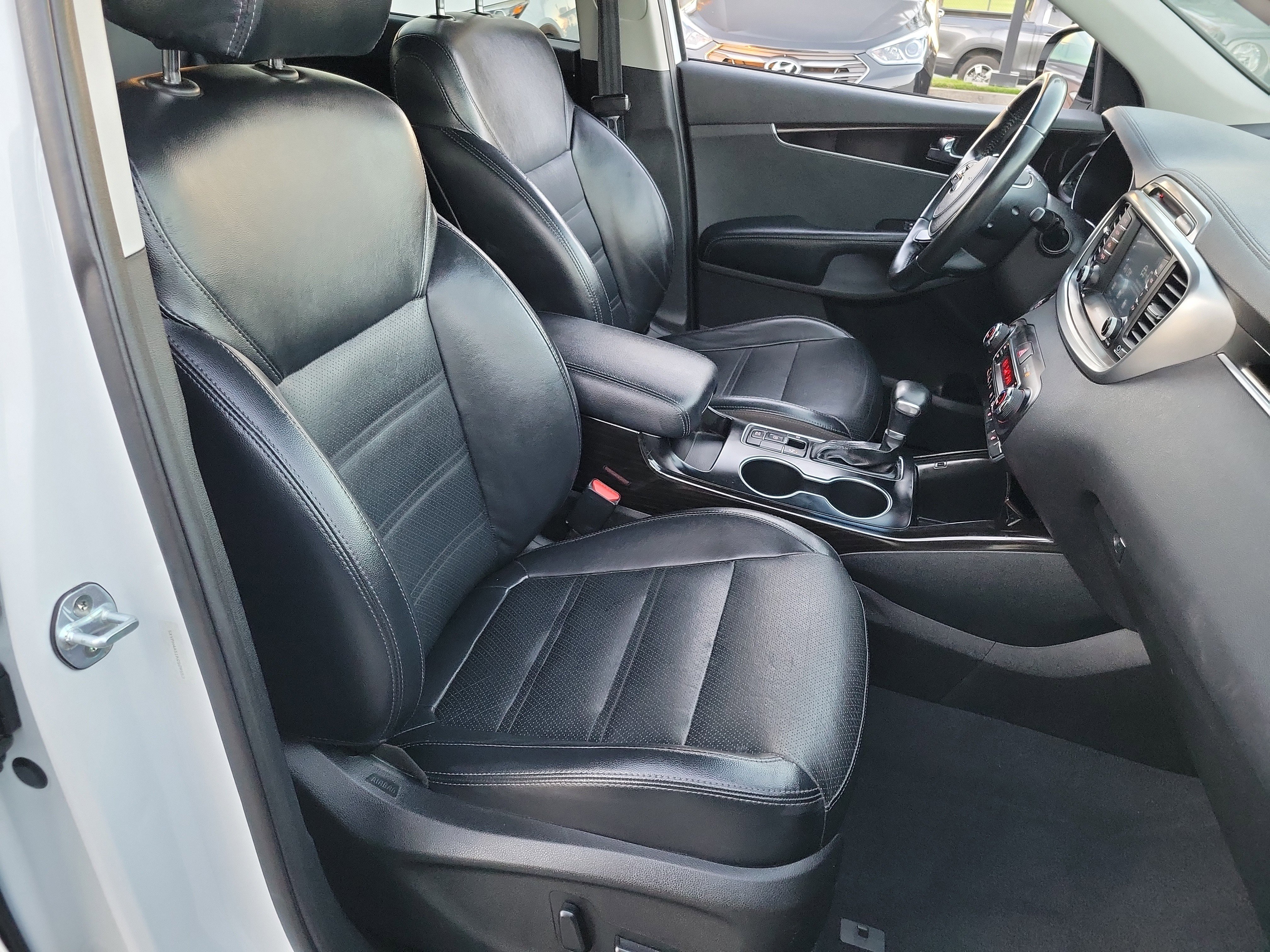 Used 2019 Kia Sorento EX image 21