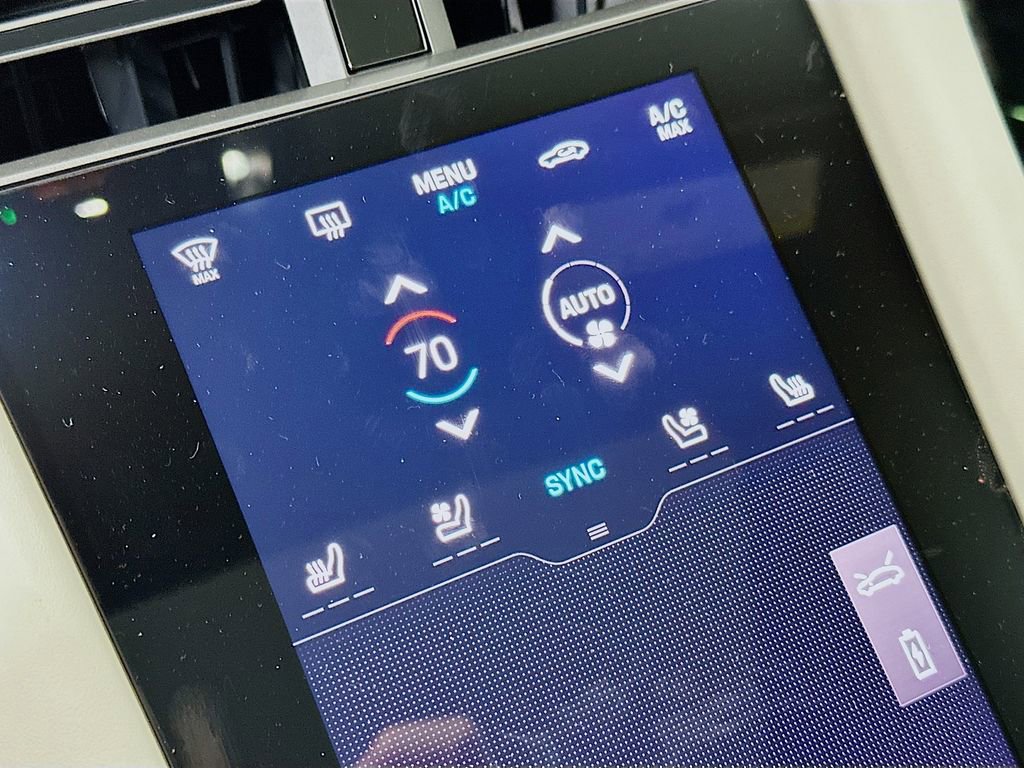 New 2025 Porsche Taycan image 18