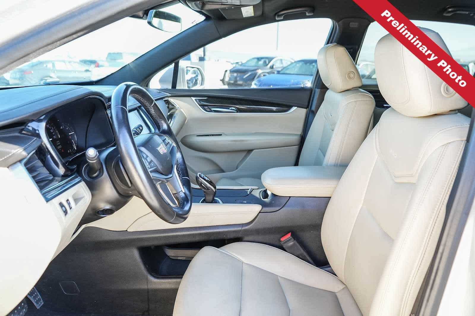 Used 2019 Cadillac XT5 FWD image 13