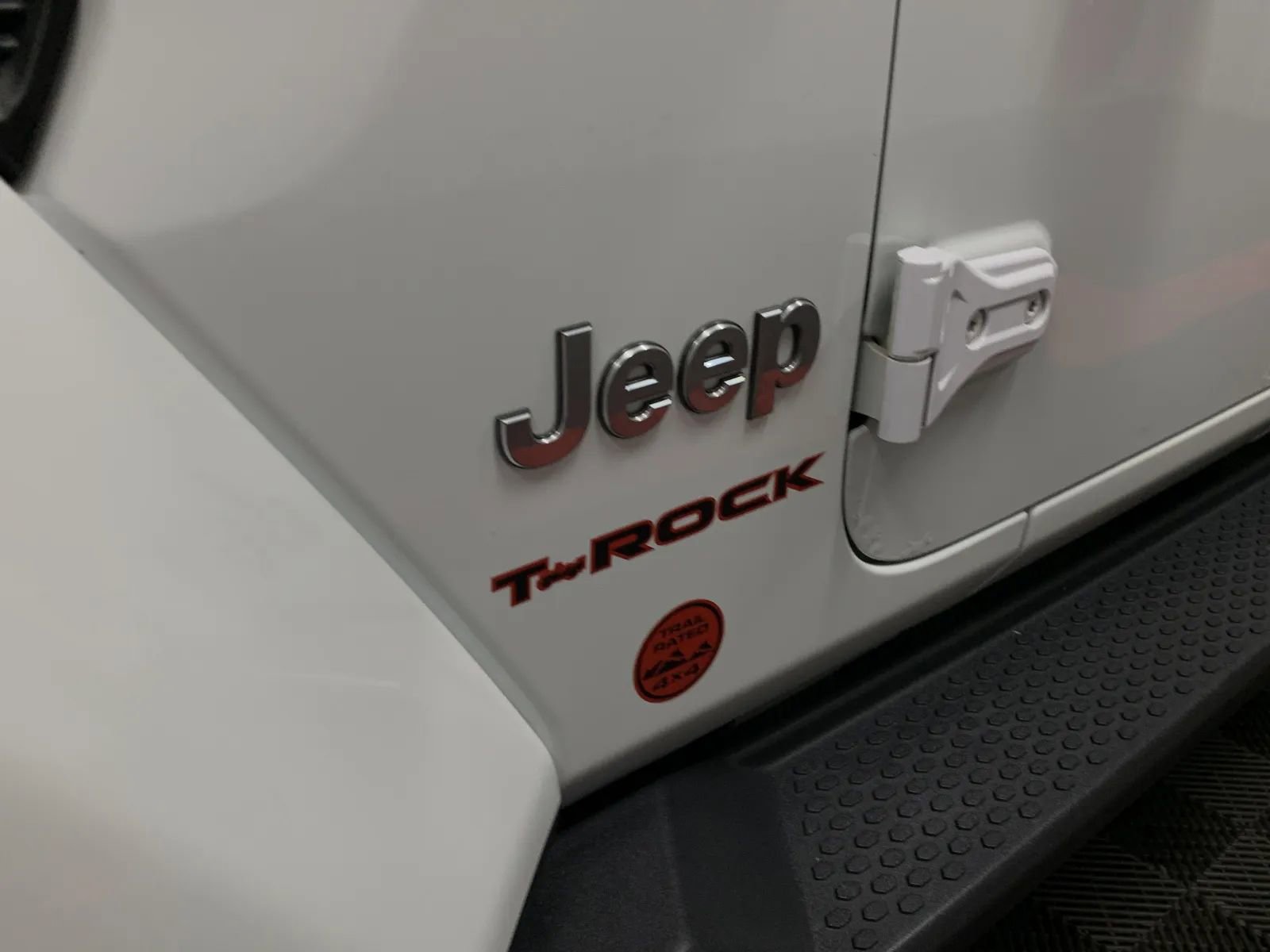 Used 2019 Jeep Wrangler Unlimited Sahara w/ Dual Top Group image 17