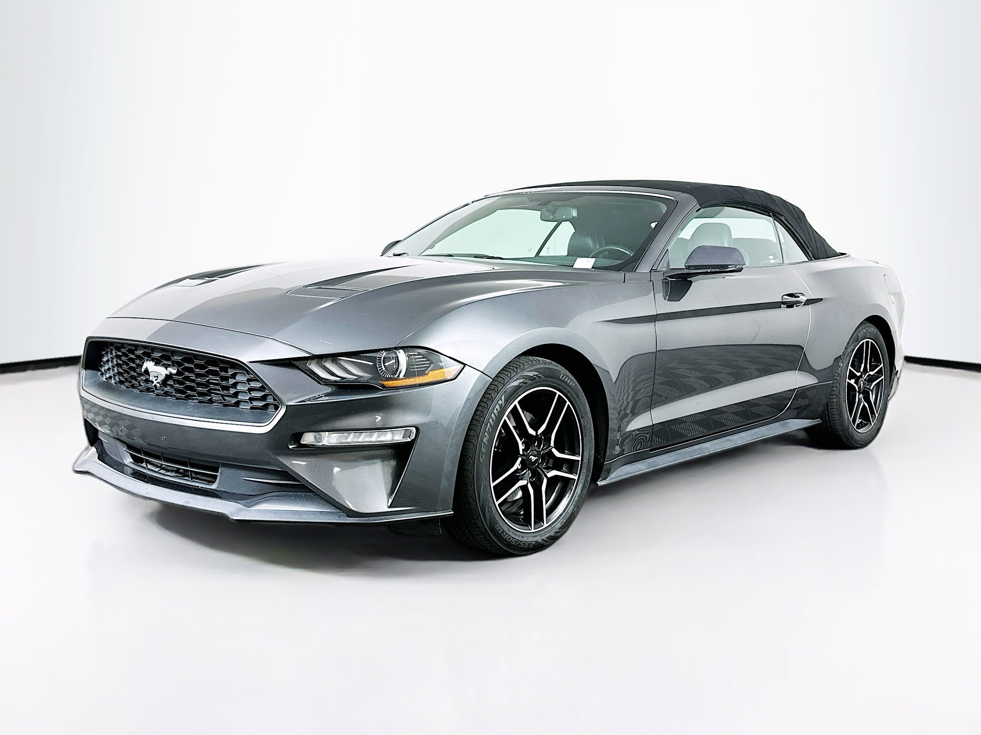 Used 2019 Ford Mustang Premium image 3
