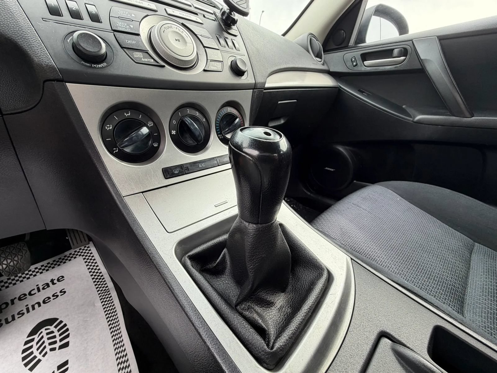 Used 2010 MAZDA MAZDA3 i Touring FWD image 18