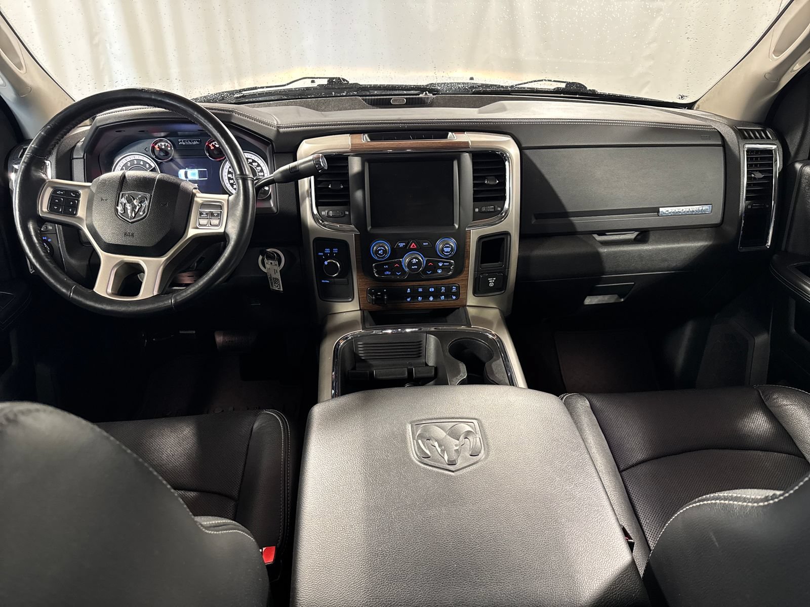 Used 2017 RAM 2500 Laramie w/ Convenience Group AWD/4WD image 4