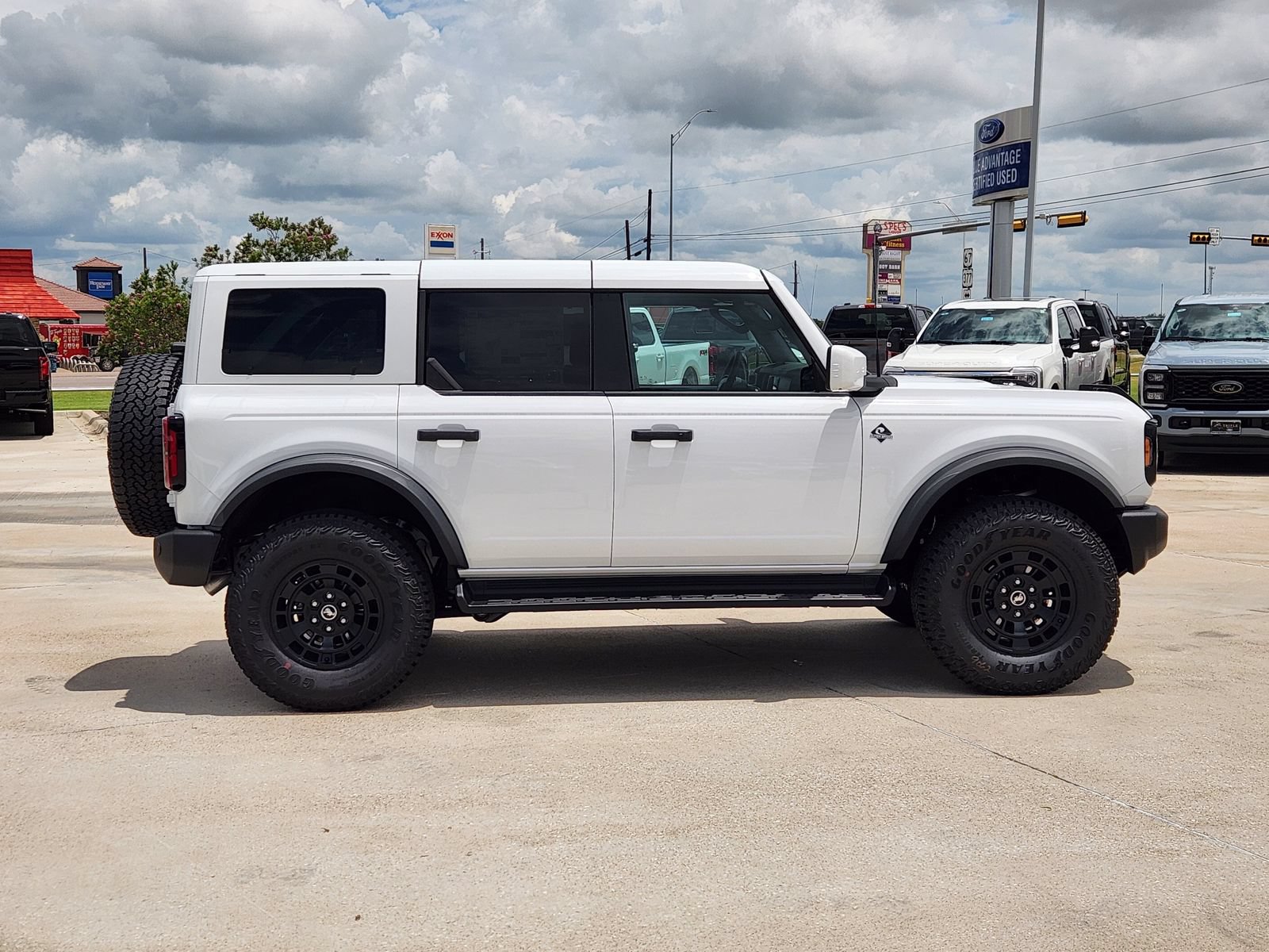 New 2026 Ford Bronco Outer Banks w/ Sasquatch Package AWD/4WD image 7