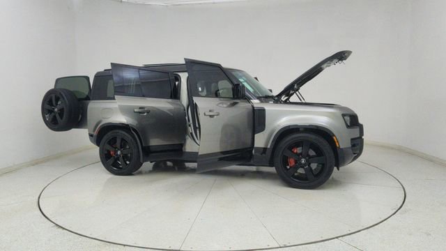 Used 2025 Land Rover Defender 110 X image 76
