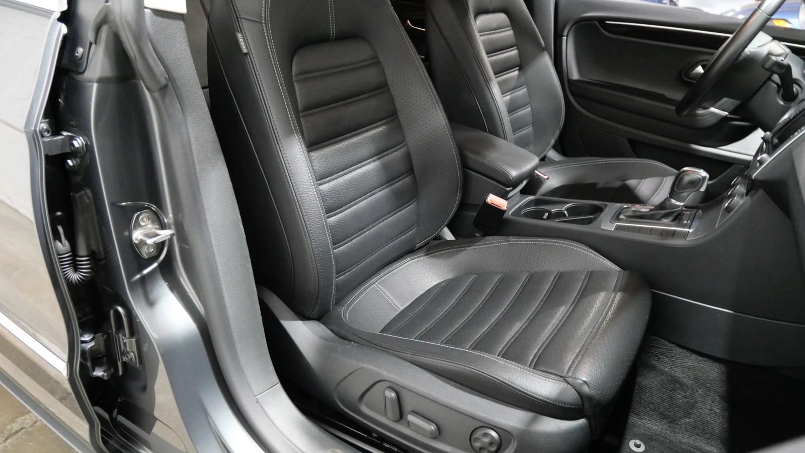 Used 2017 Volkswagen CC Sport FWD image 14