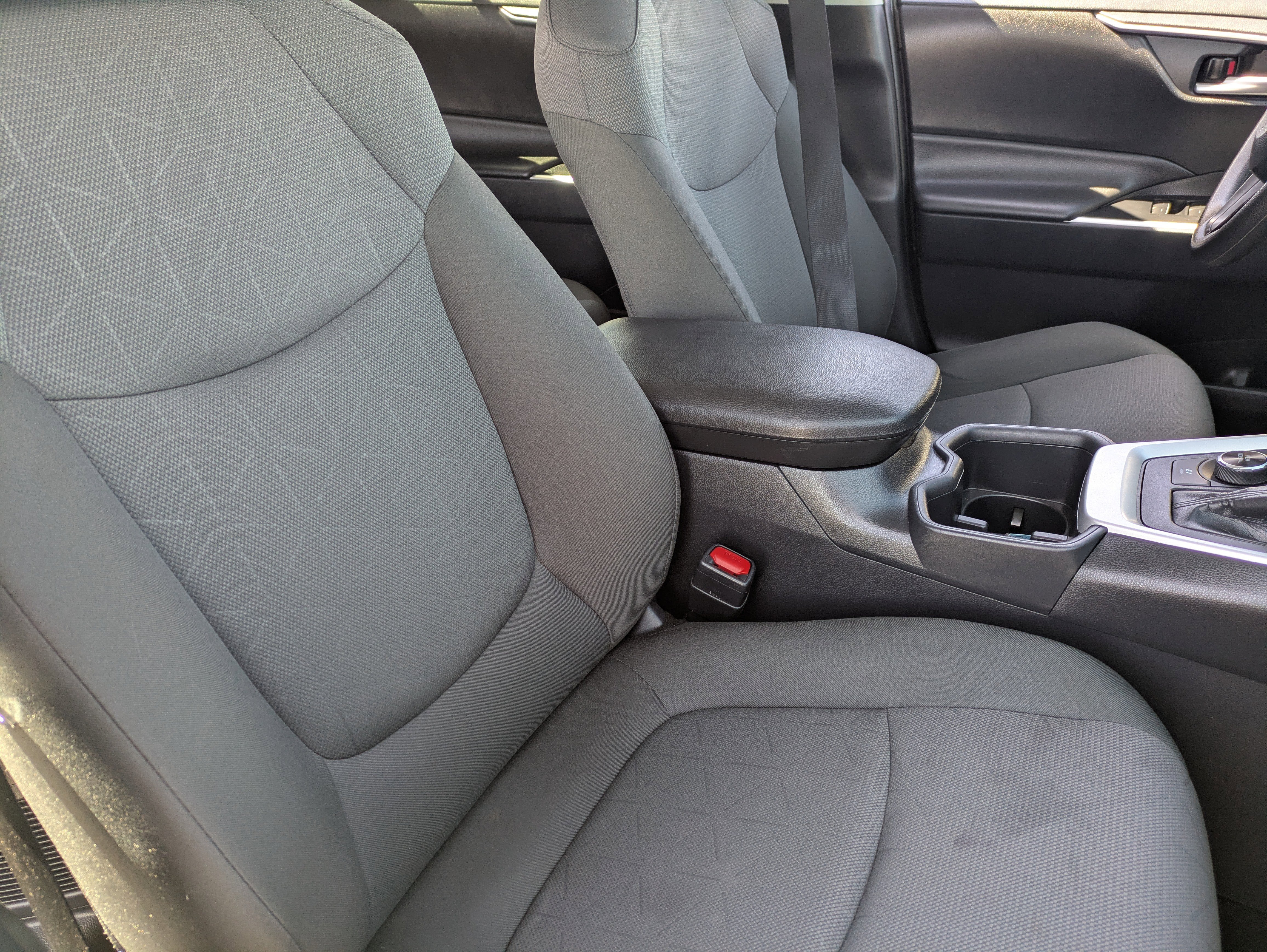 Used 2025 Toyota RAV4 XLE AWD/4WD image 11