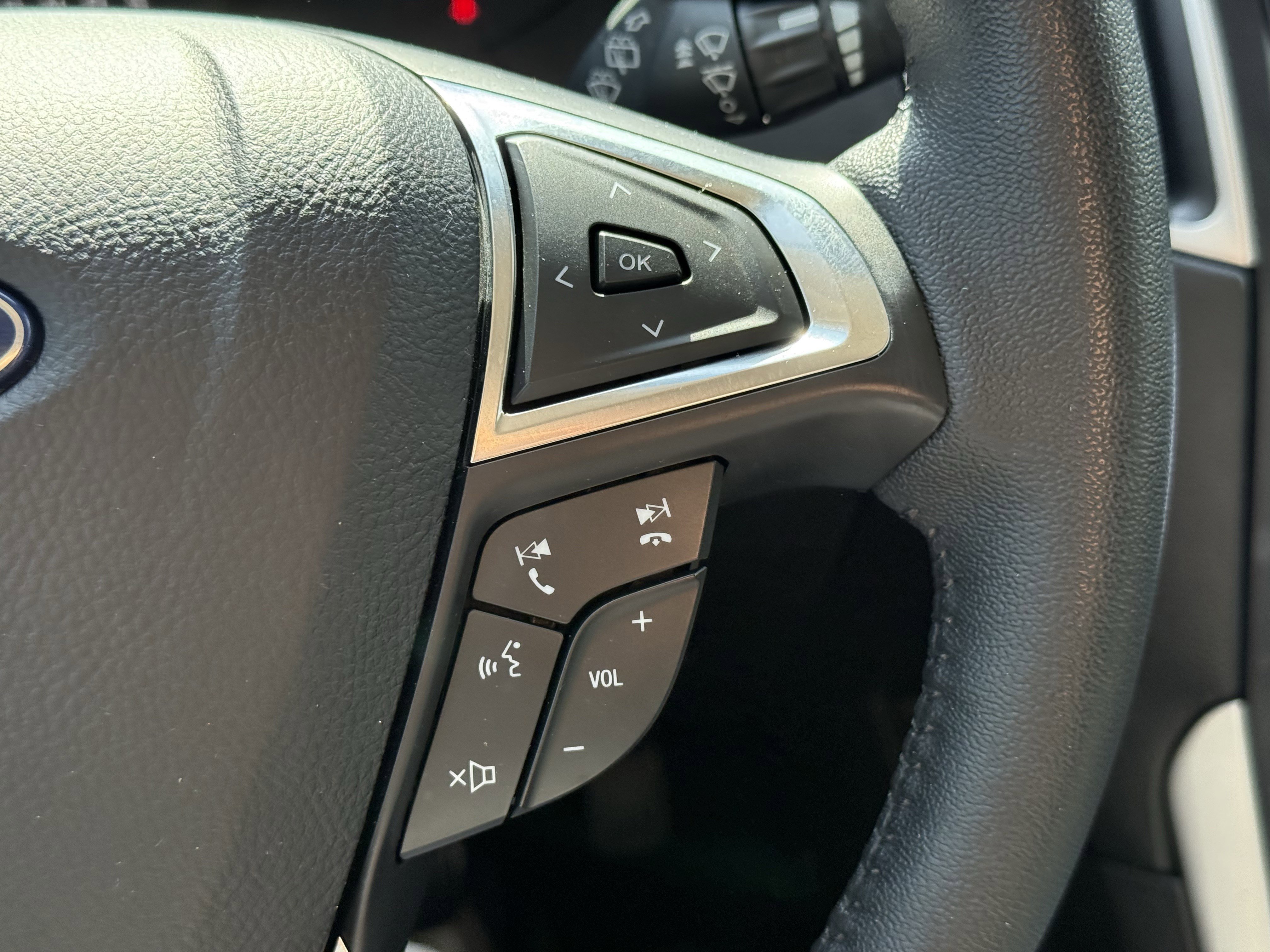 Used 2022 Ford Edge SEL w/ Convenience Package image 18