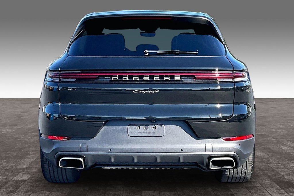 Used 2025 Porsche Cayenne AWD/4WD image 27