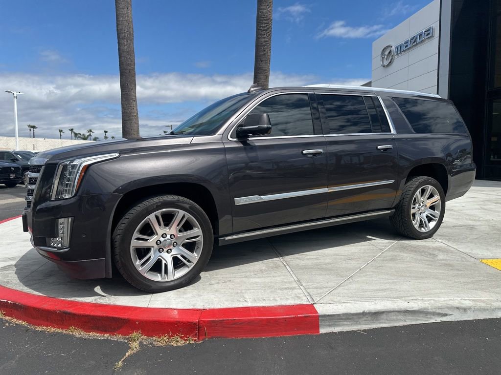 Used 2018 Cadillac Escalade ESV Premium Luxury image 6