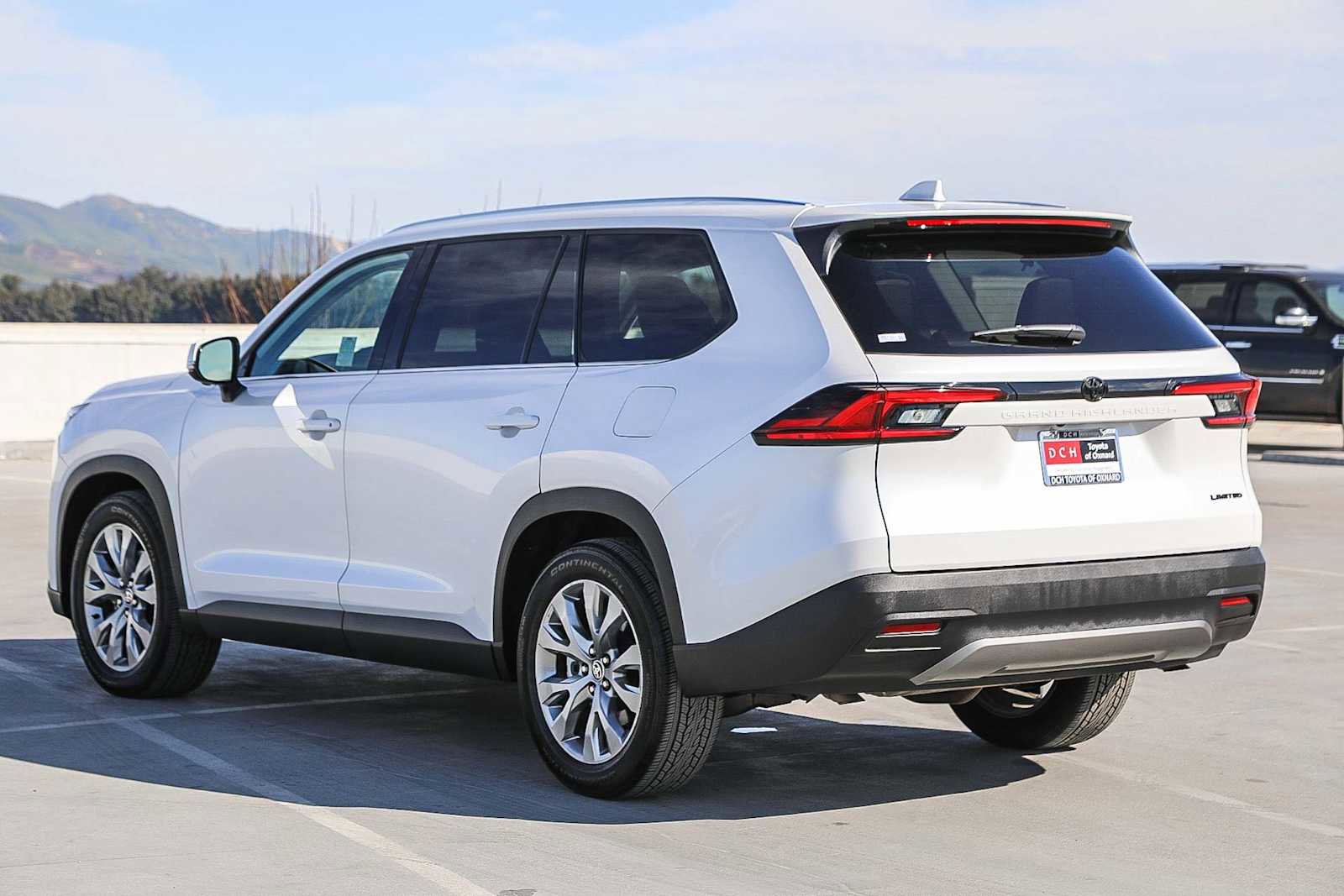 Used 2025 Toyota Grand Highlander Limited image 7