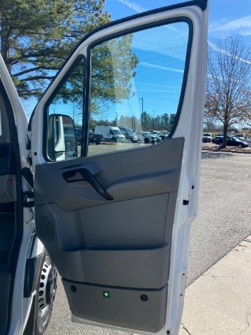 Used 2016 Freightliner Sprinter 3500 image 24