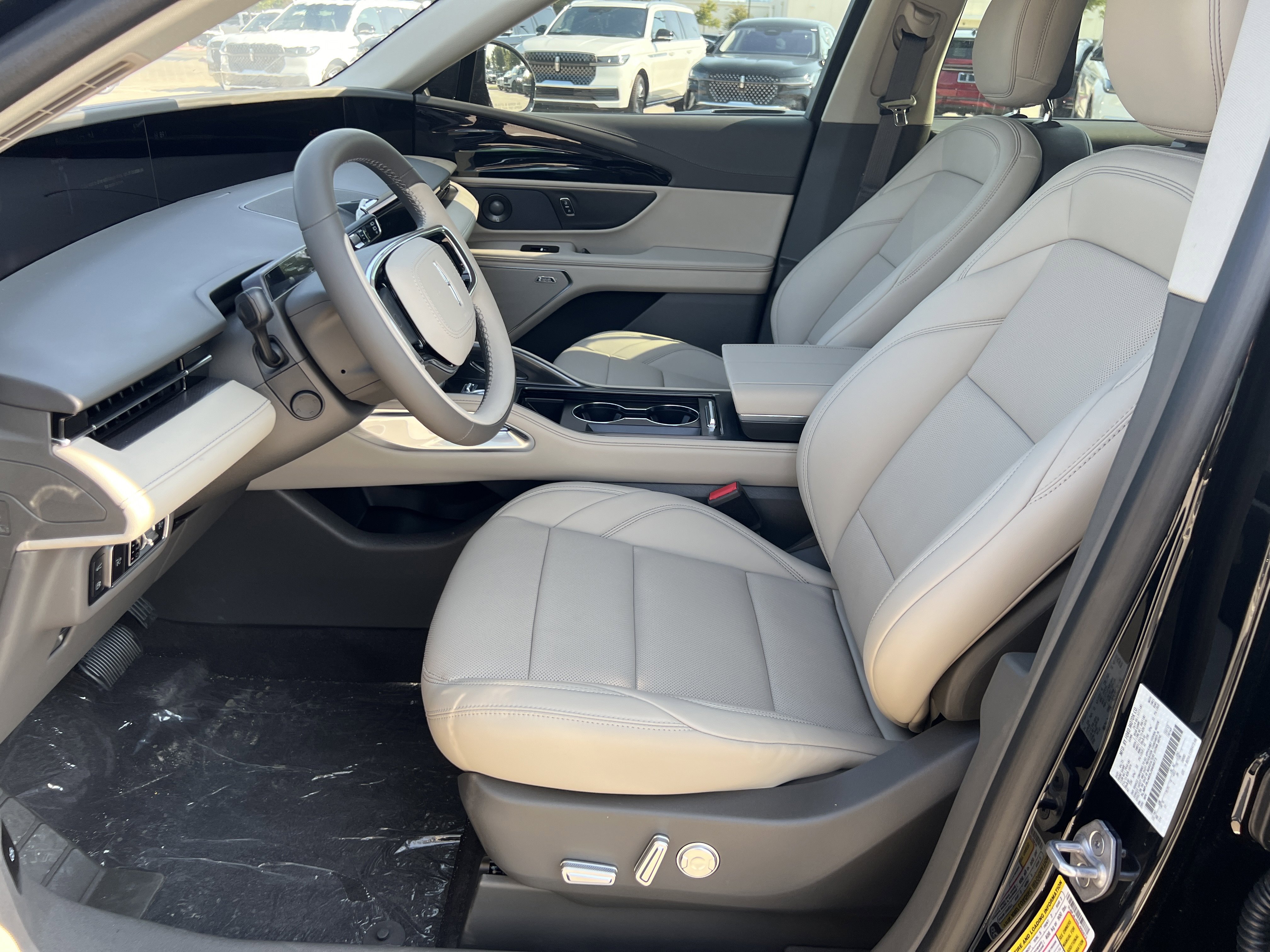 New 2025 Lincoln Nautilus Premier w/ Equipment Group 102A image 24