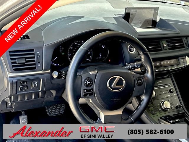 Used 2015 Lexus CT 200h w/ Navigation Package FWD image 11
