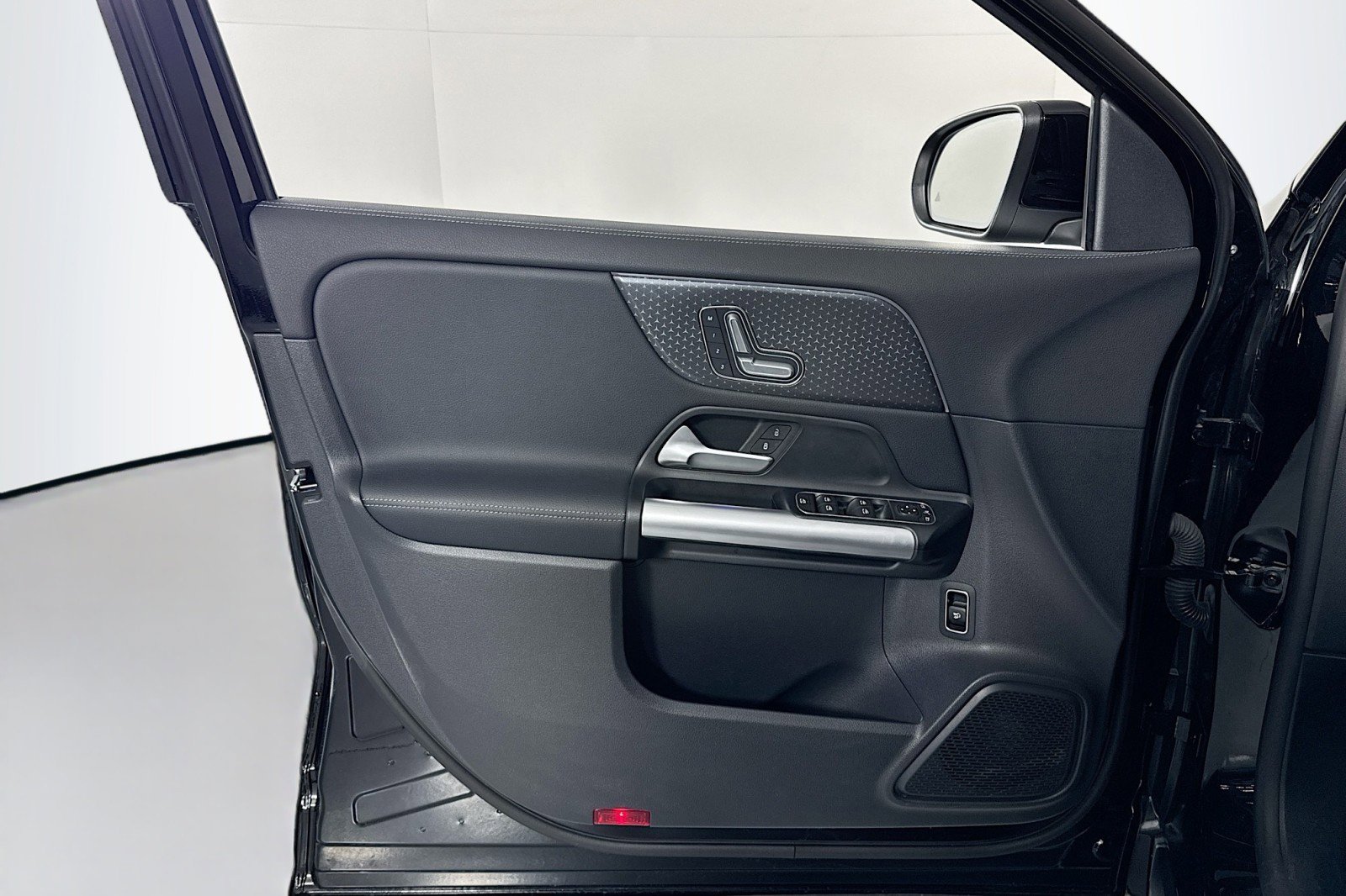 Certified 2025 Mercedes-Benz GLA 250 image 21