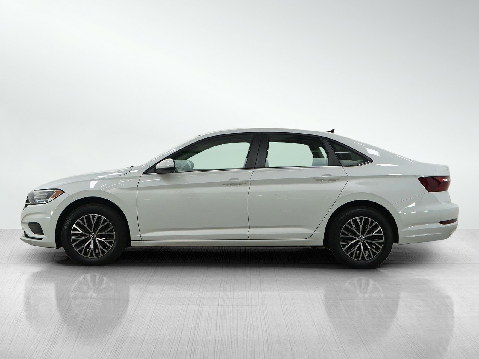 Used 2020 Volkswagen Jetta SE w/ SE Cold Weather Package image 2