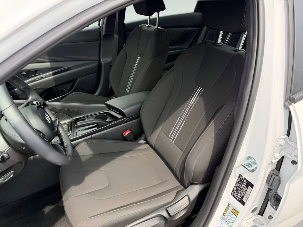 Used 2025 Hyundai Elantra Sport image 18