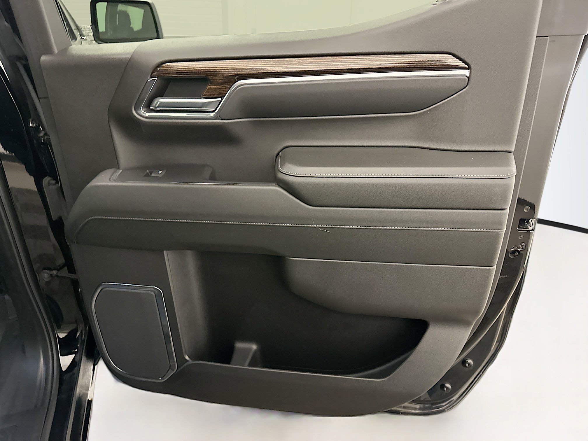 Used 2024 GMC Sierra 1500 Elevation image 31