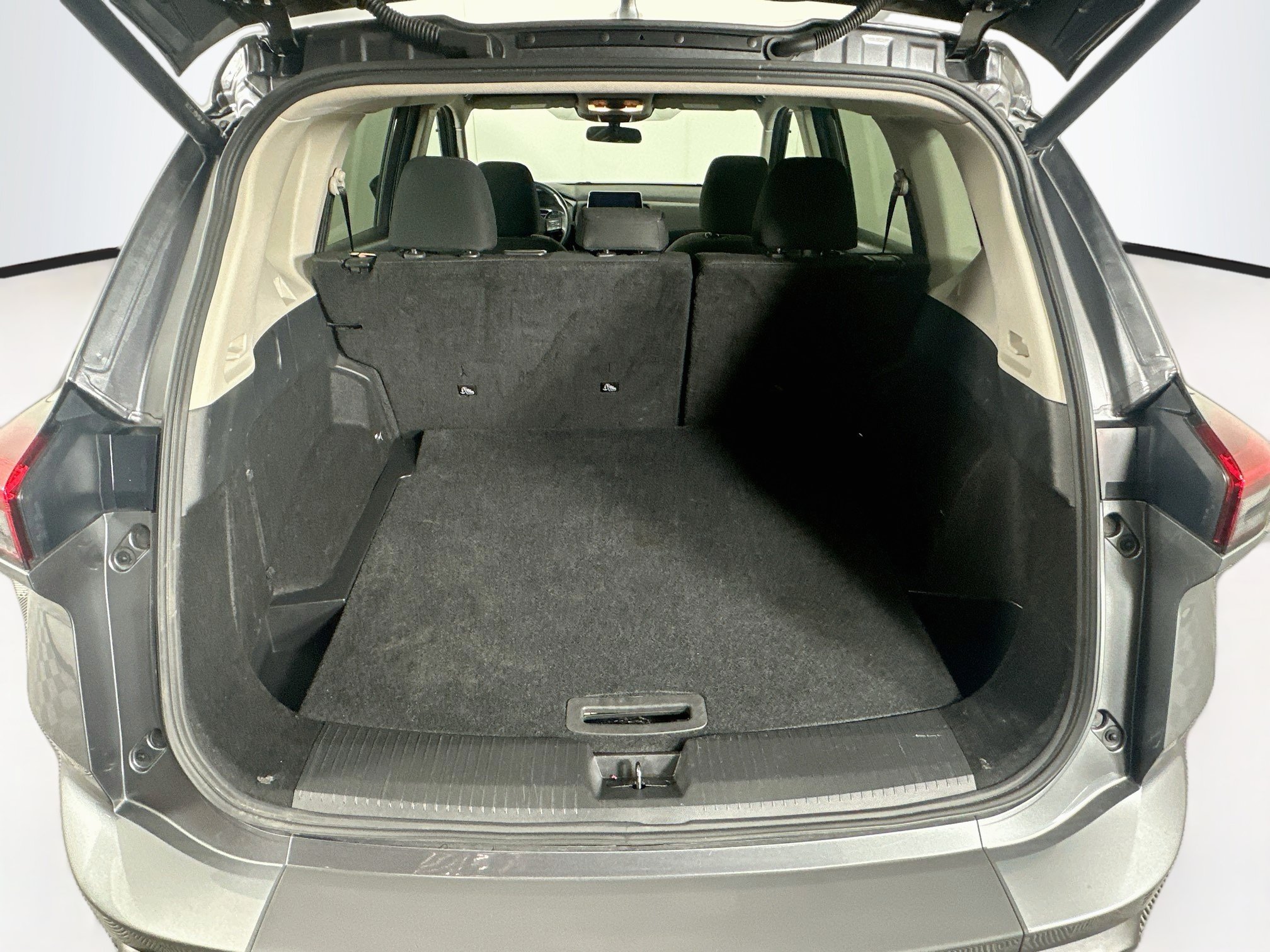 Used 2025 Nissan Rogue SV AWD/4WD image 29