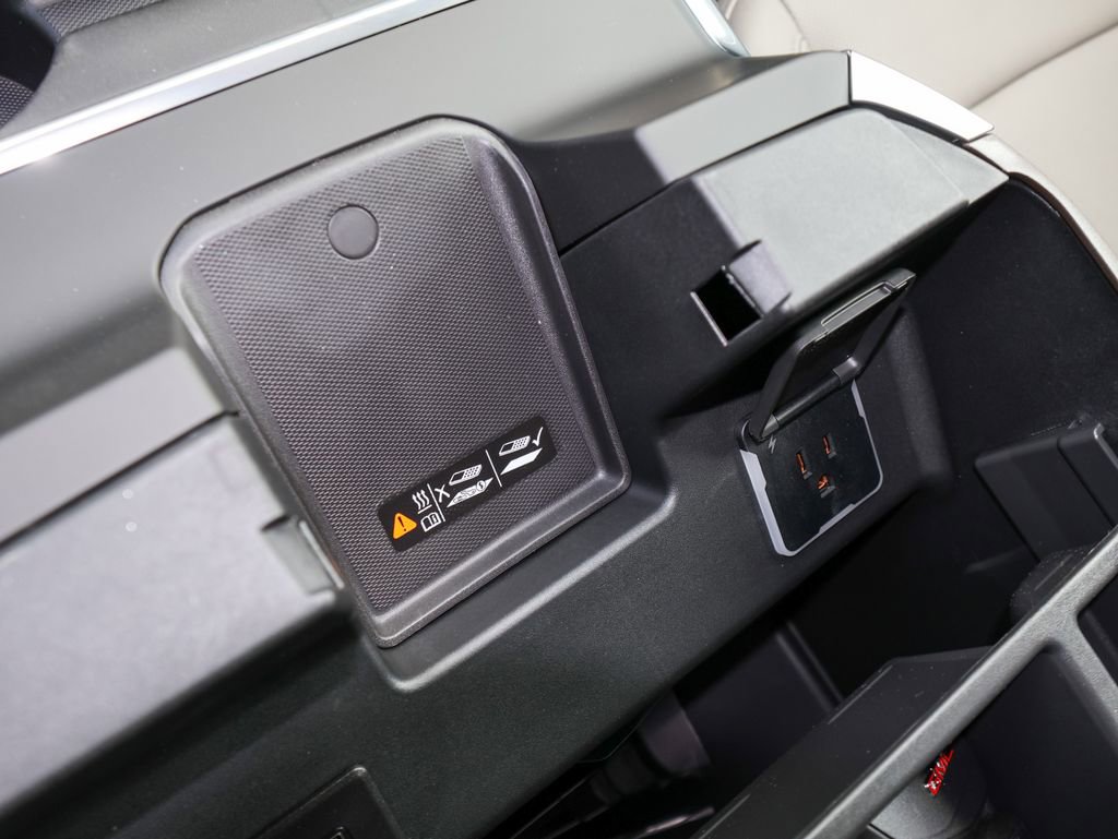 New 2026 GMC Sierra 3500 SLT w/ SLT Premium Package AWD/4WD image 26