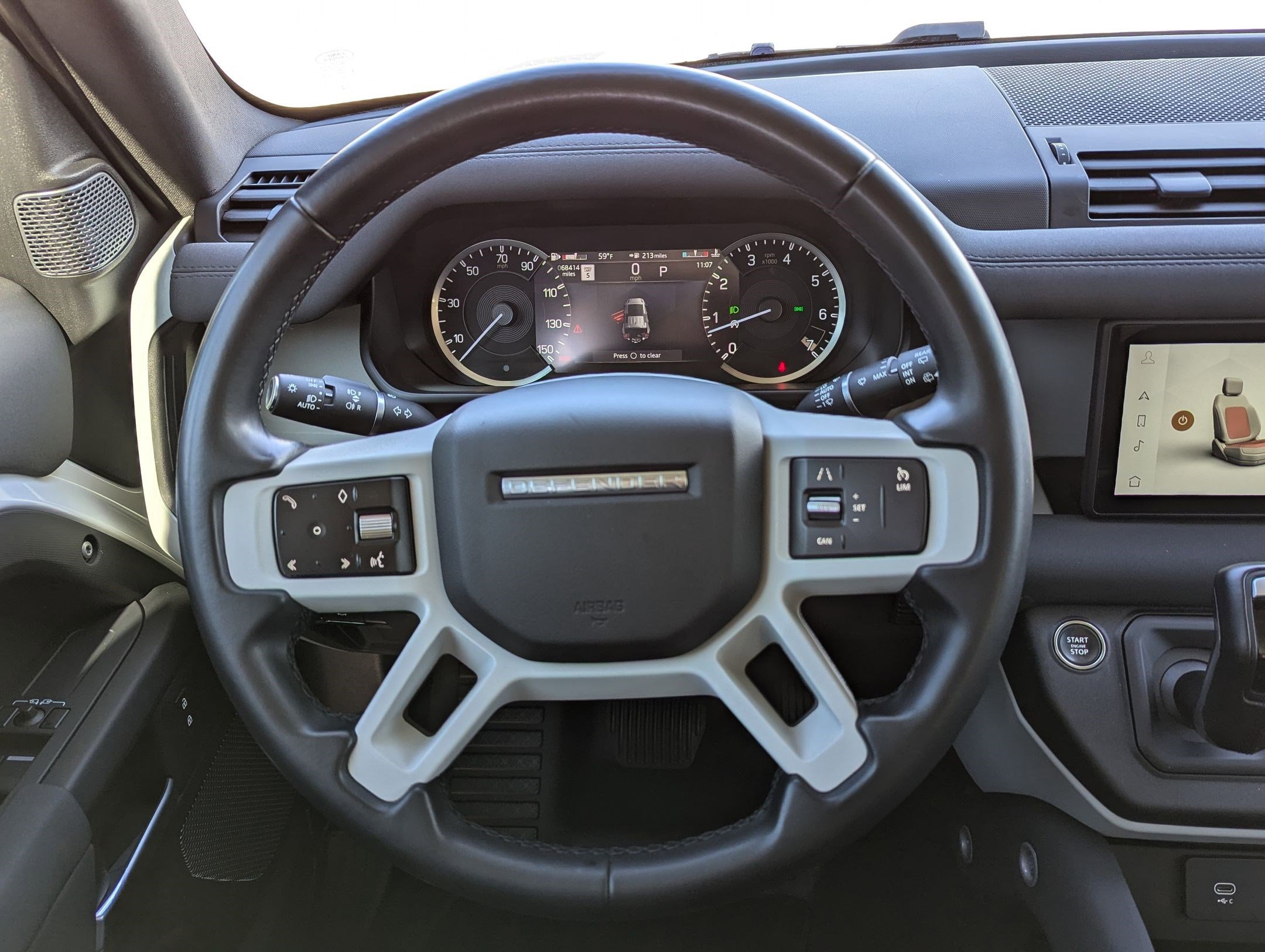 Used 2023 Land Rover Defender 110 image 13