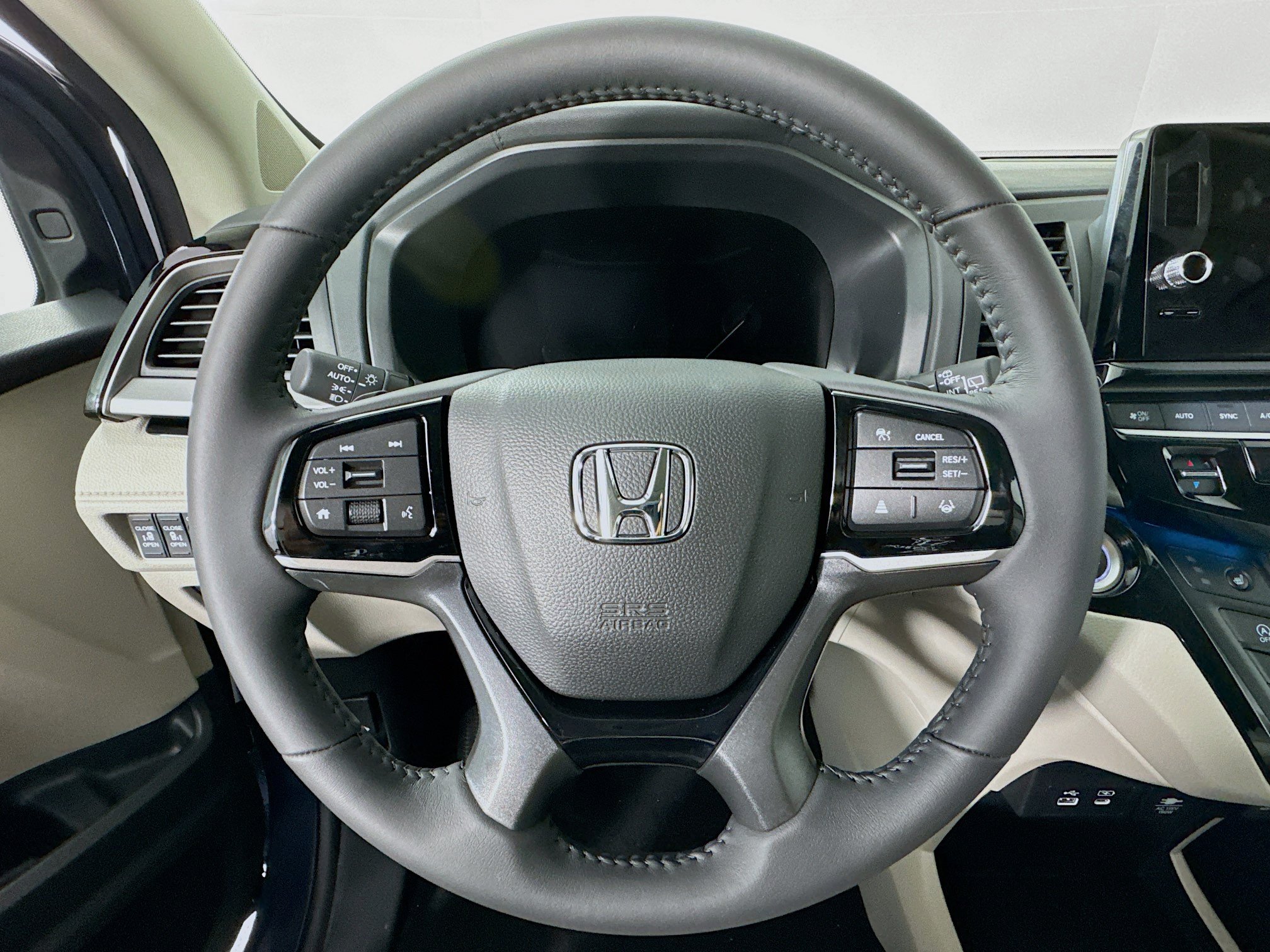 New 2026 Honda Odyssey Touring image 11