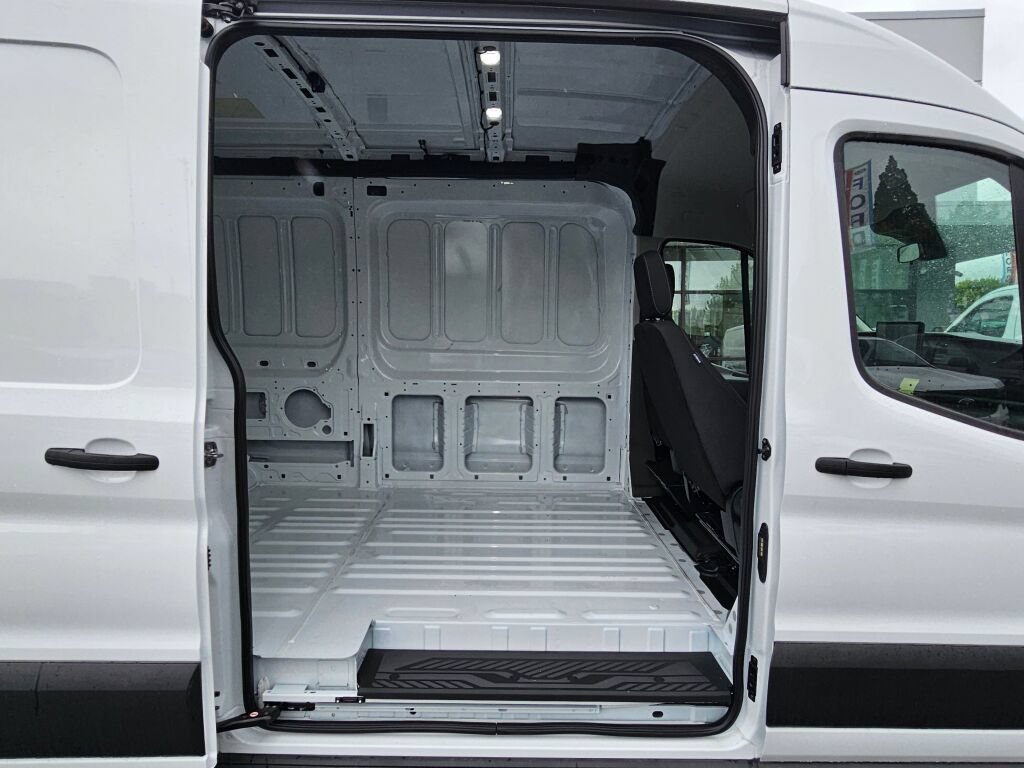 New 2026 Ford Transit 250 148 Medium Roof RWD image 12
