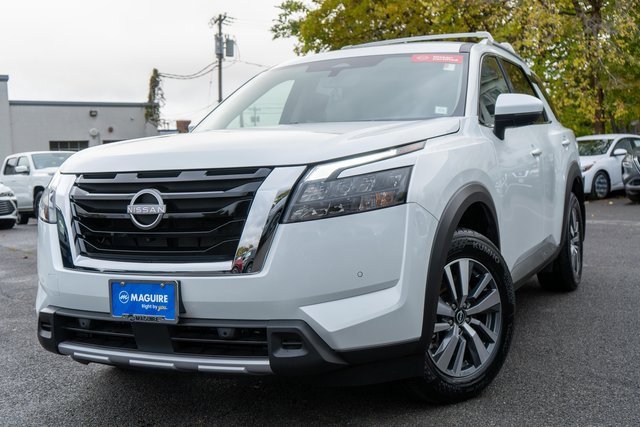 Certified 2025 Nissan Pathfinder SL video 1